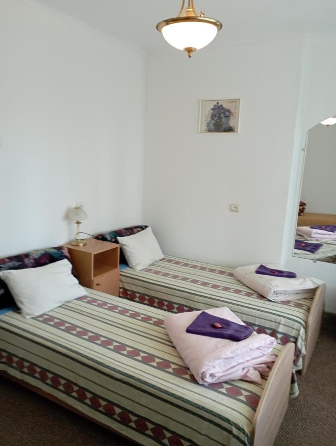 Hotel Privatviesnica Zvaigzne à Jūrkalne Extérieur photo